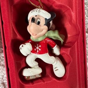 2015 Disney Ice Skating Mickey Ornament Lenox